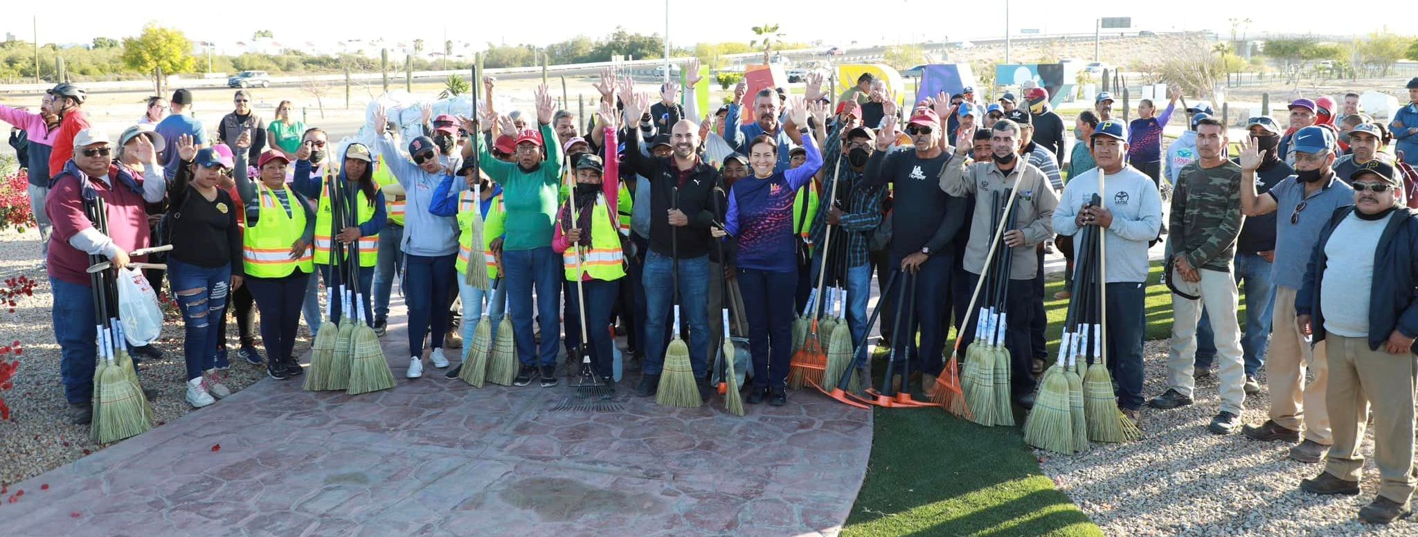 Entrega Alcaldesa Uniformes Y Equipo Operativo Al Rea De Barrido Manual