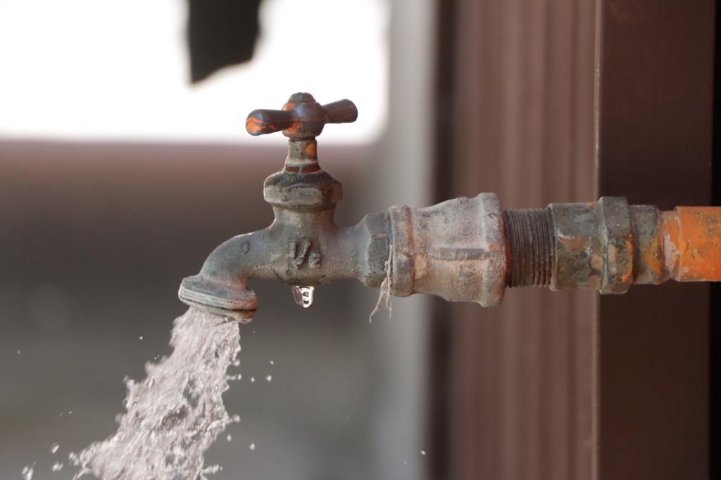 Se abastecieron 121 colonias con agua potable a través de la red el 8