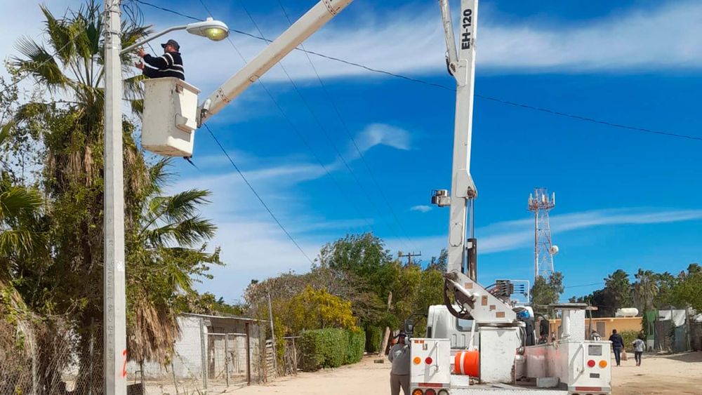 Rehabilita Servicios Públicos 50 luminarias en comunidades del