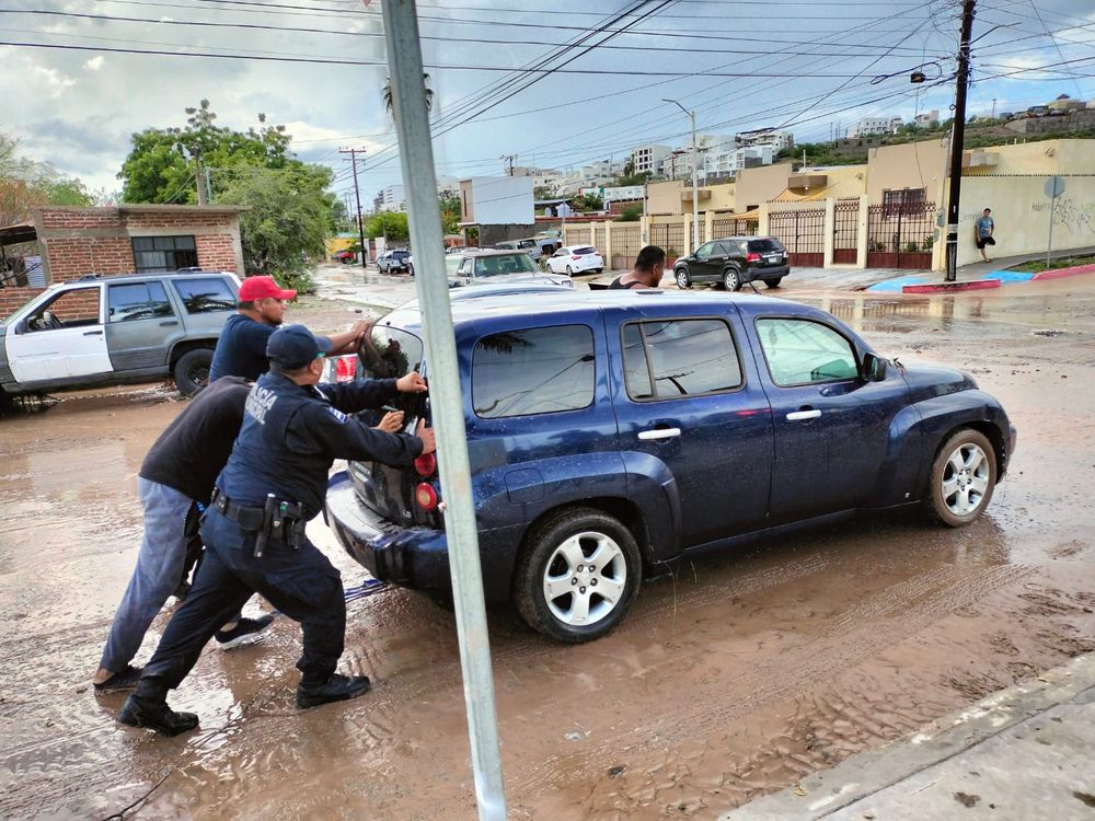 La Policía Municipal Auxilia A La Población Del Municipio De La Paz