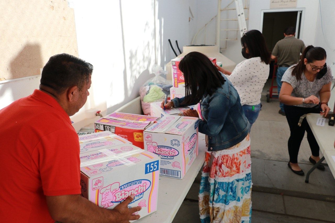 Entrega el DIF Municipal La Paz 8 mil bolsitas de dulces para la niñez paceña