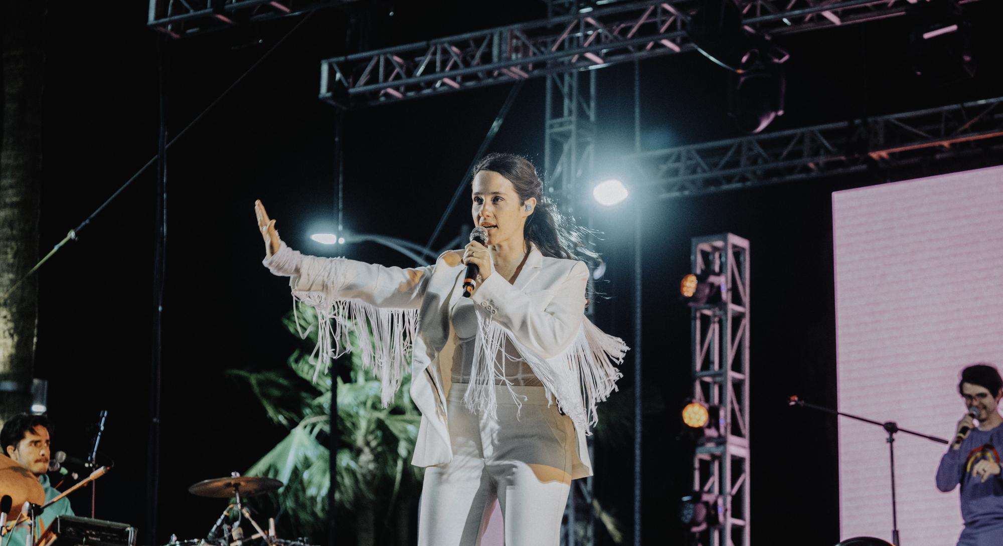 Presenta Ximena Sariñana gran concierto en La Paz