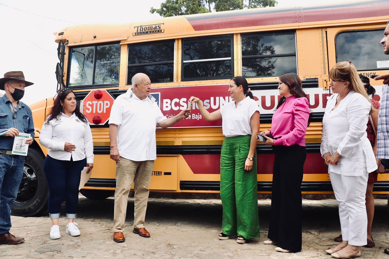 Recibe Ayuntamiento donación de camión escolar de Gobierno del Estado en El Triunfo