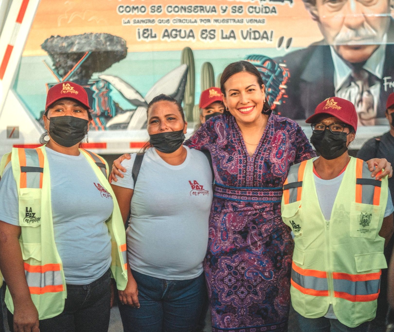 Alcaldesa da la bienvenida a las mujeres choferes que se integran al servicio de recolección de basura