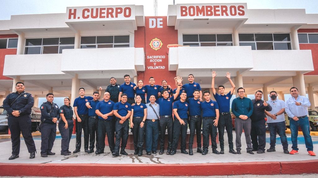 Se gradúa la décima generación  del H. Cuerpo de Bomberos del La Paz