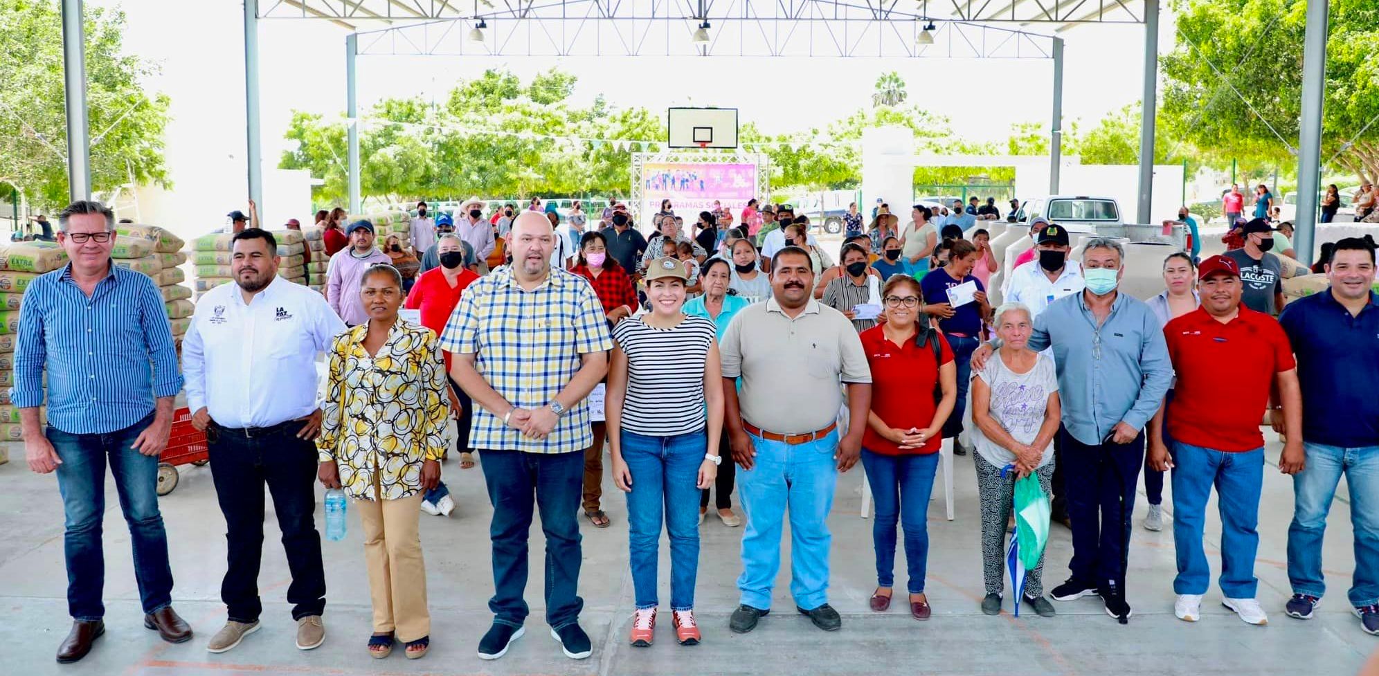 Beneficia Ayuntamiento de La Paz a 62 familias de la comunidad de El Carrizal