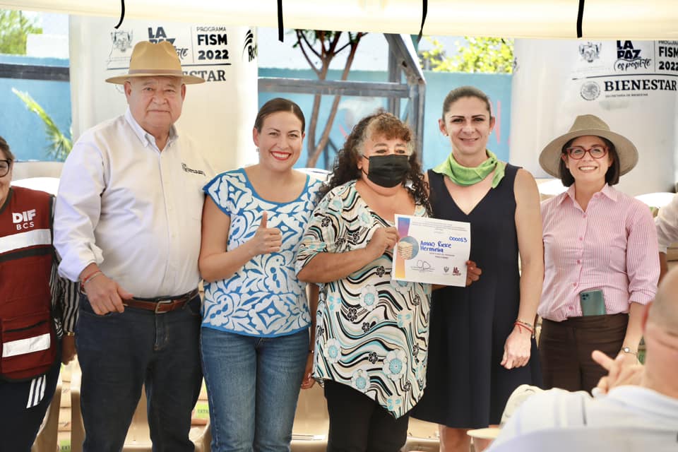 Entrega Ayuntamiento apoyos a los pobladores de San Antonio y Los Planes