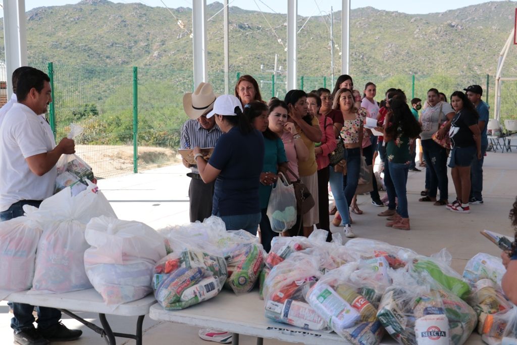 DIF Municipal La Paz lleva apoyos a la subdelegación de Los Divisaderos