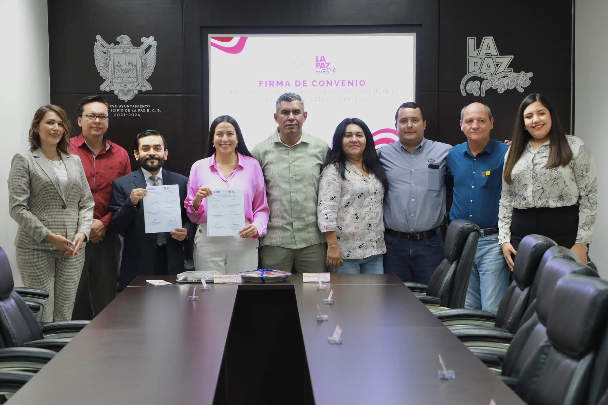 Firma Ayuntamiento de La Paz convenio con el Institute for Executive Education