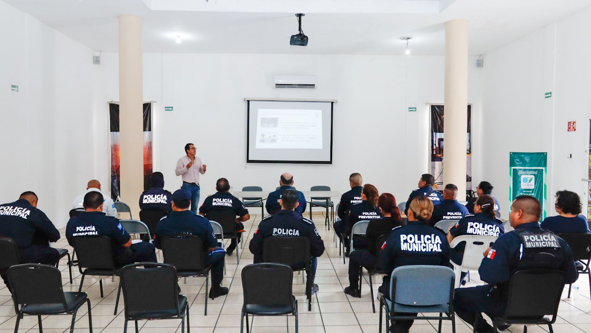 Policías Municipales de La Paz reciben capacitación en temas de Derechos Humanos