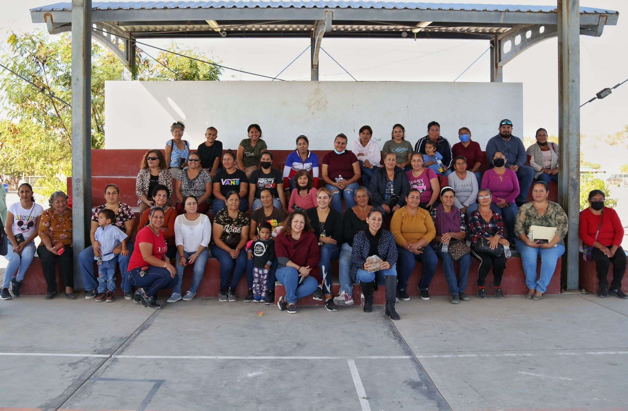 Ayuntamiento y mujeres de Los Dolores trabajarán en detonar la economía local