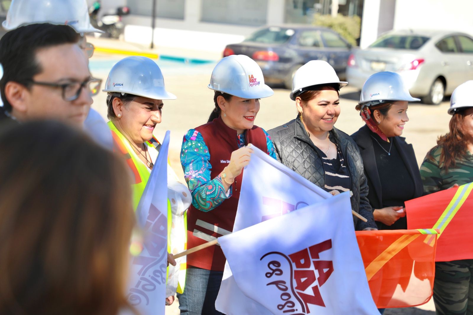 Inaugura Alcaldesa de La Paz obra de pavimentación en bulevar Pino Pallas