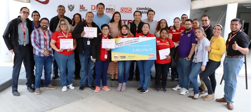 Recibe DIF Municipal La Paz redondeo de la cadena Oxxo