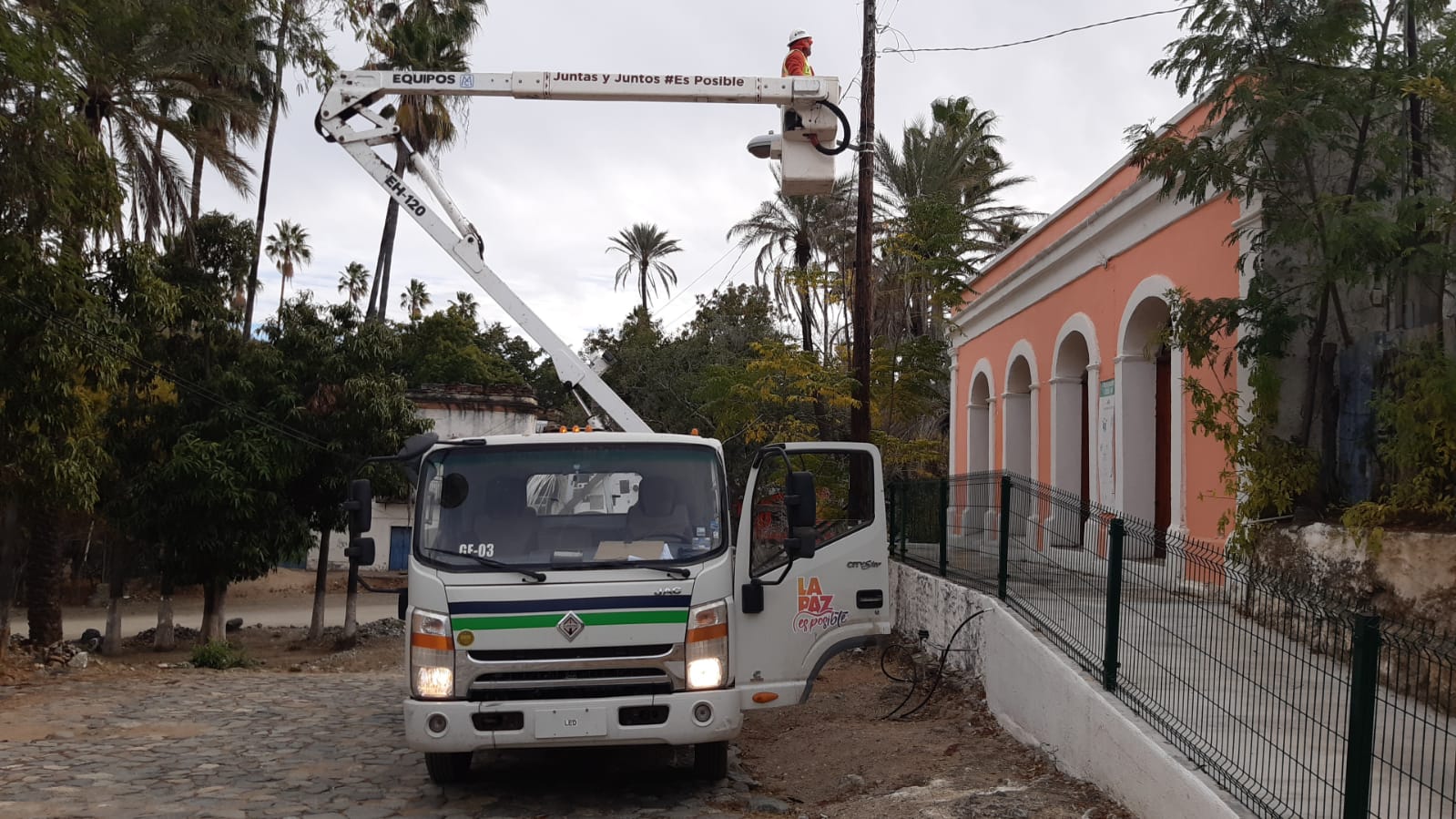 Rehabilita Servicios Públicos 50 luminarias en comunidades del municipio de La Paz