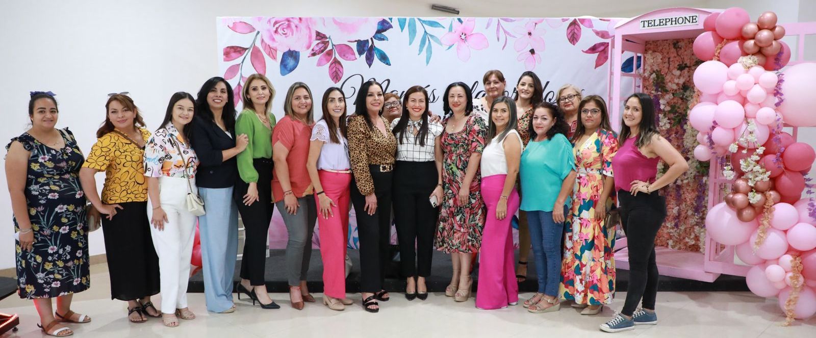 Festeja Ayuntamiento de La Paz a las madres trabajadoras