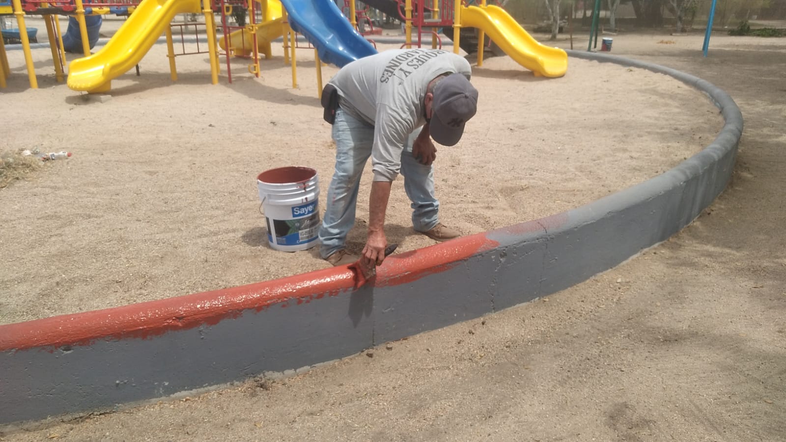 Rehabilita Servicios Públicos parque de la comunidad de La Trinidad
