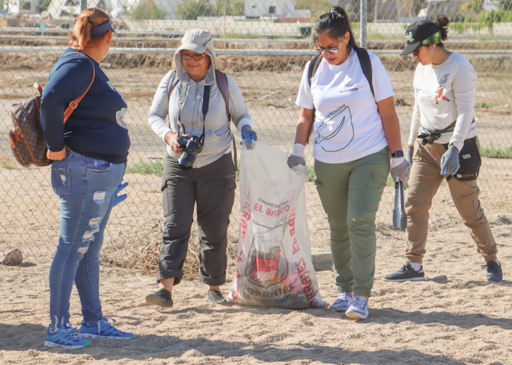 Se suma Ayuntamiento a la jornada de limpieza en la playa La Posada