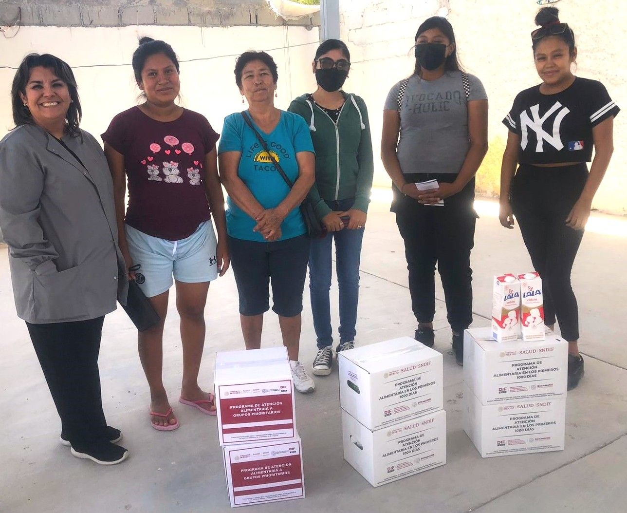 Entrega DIF La Paz apoyos alimentarios en Los Dolores a más de 247 familias
