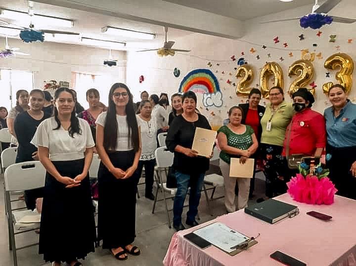 Clausuran cursos Centros de Desarrollo Comunitario del DIF La Paz