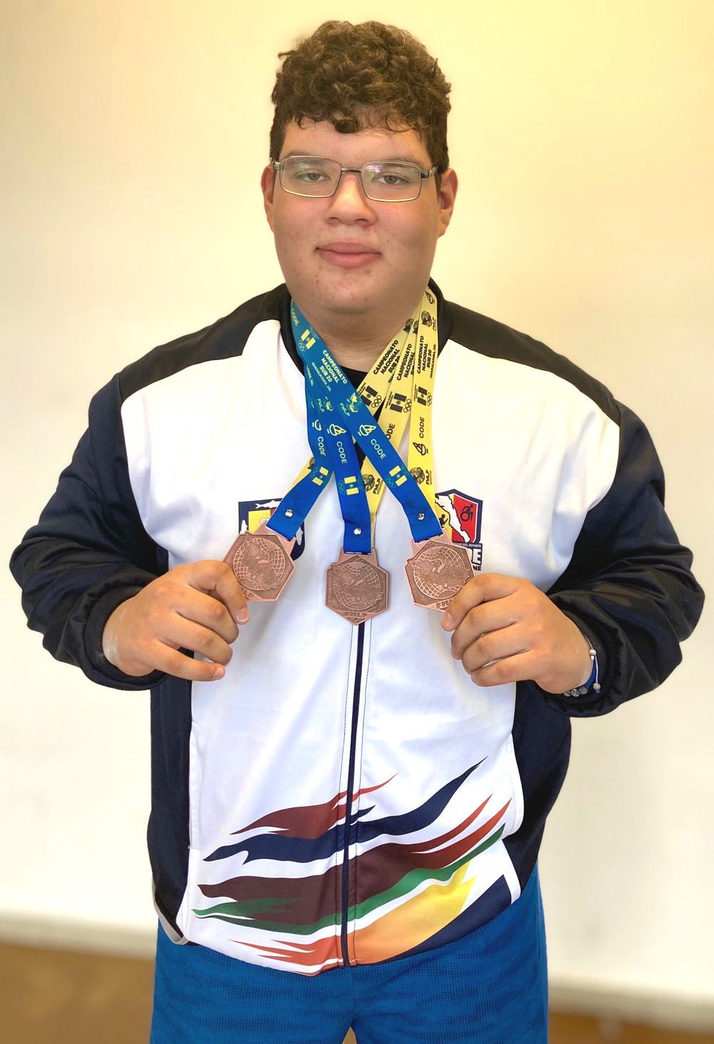 Conquista Carlos Juárez 3 medallas en Campeonato Nacional de Halterofilia