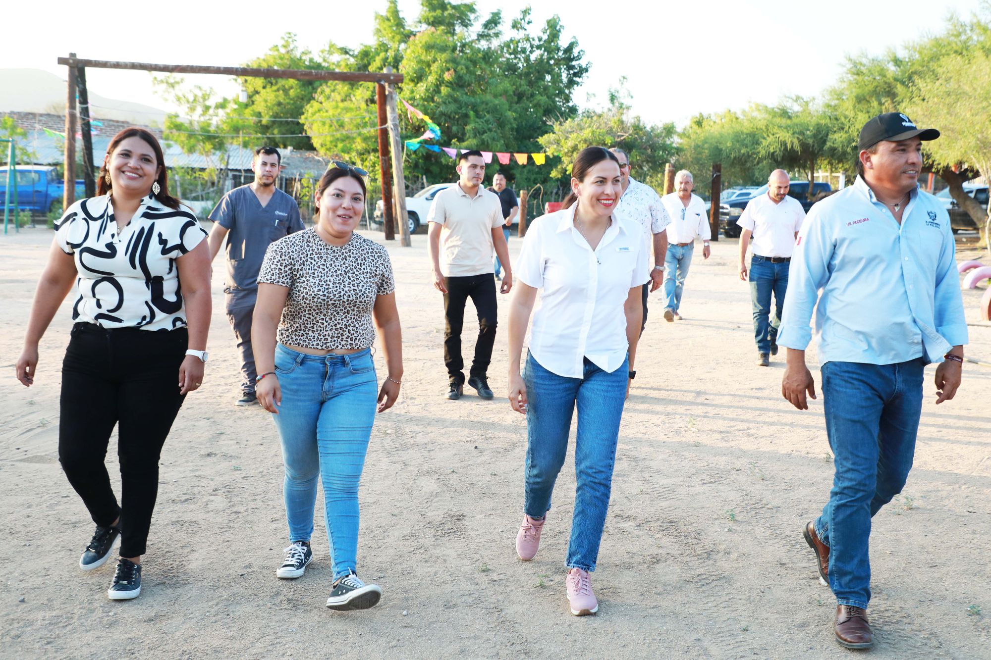 Realiza Alcaldesa gira de trabajo por subdelegaciones de Todos Santos