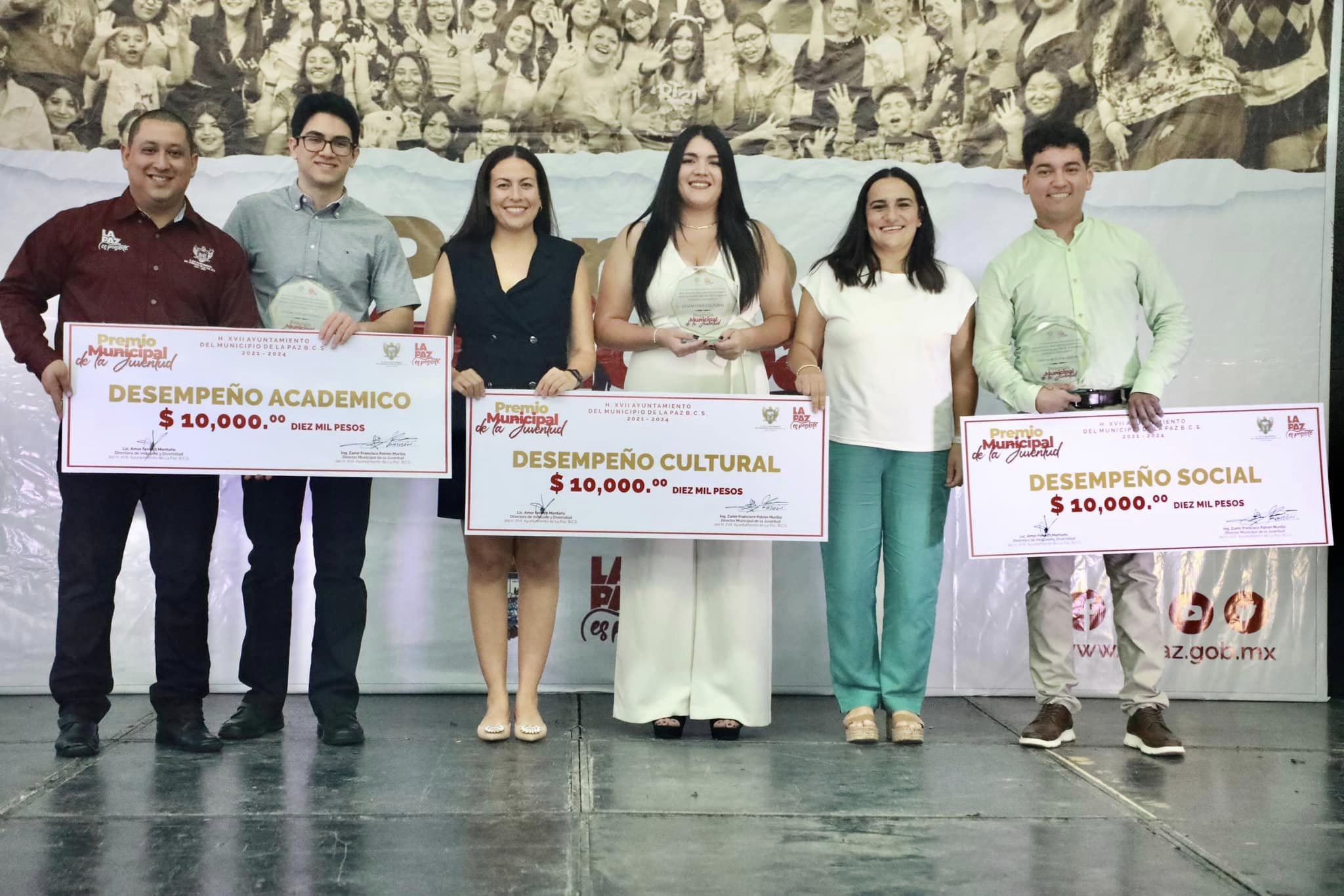 Entrega Ayuntamiento el Premio Municipal de la Juventud La Paz