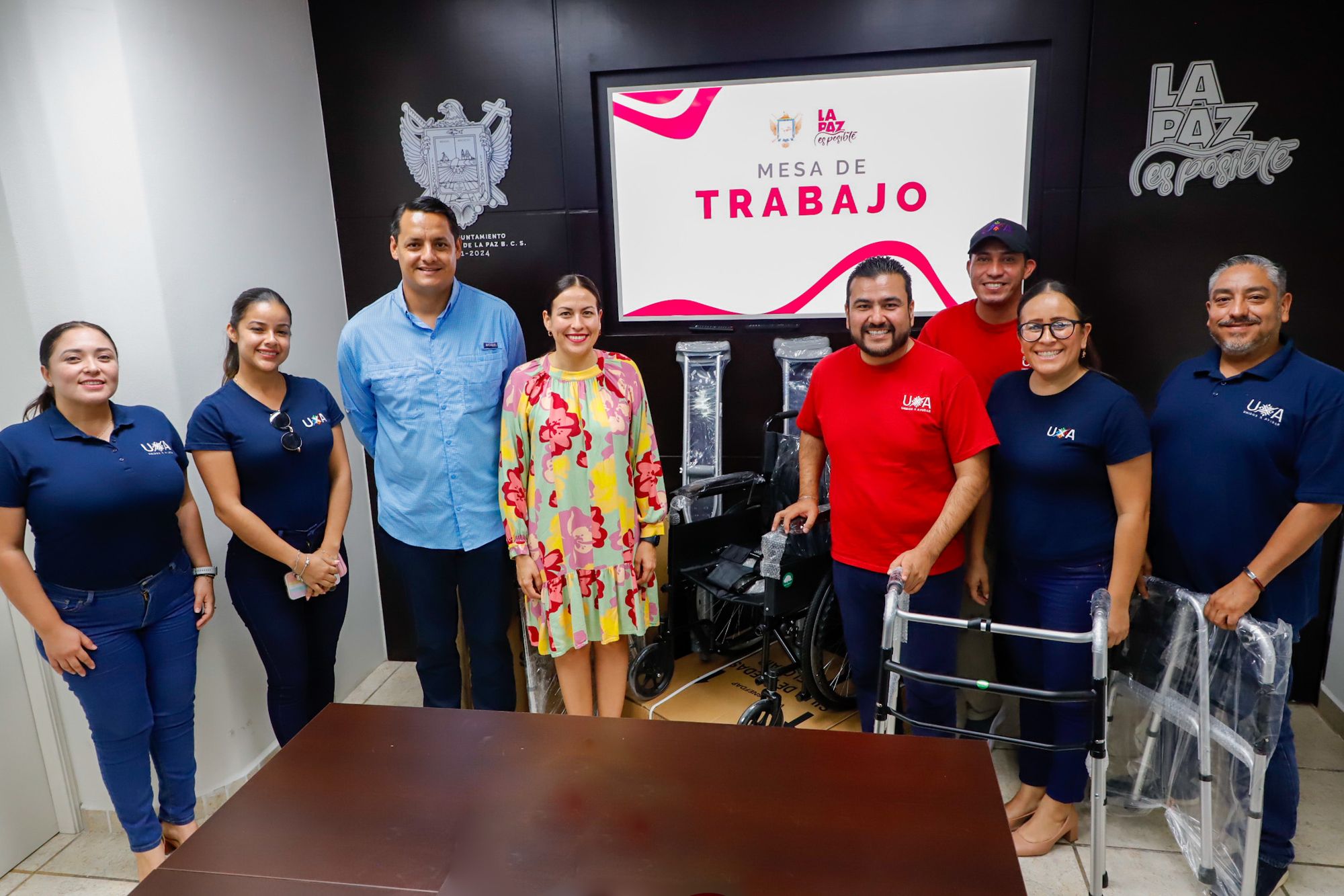 Recibe DIF Municipal La Paz donación de aparatos ortopédicos