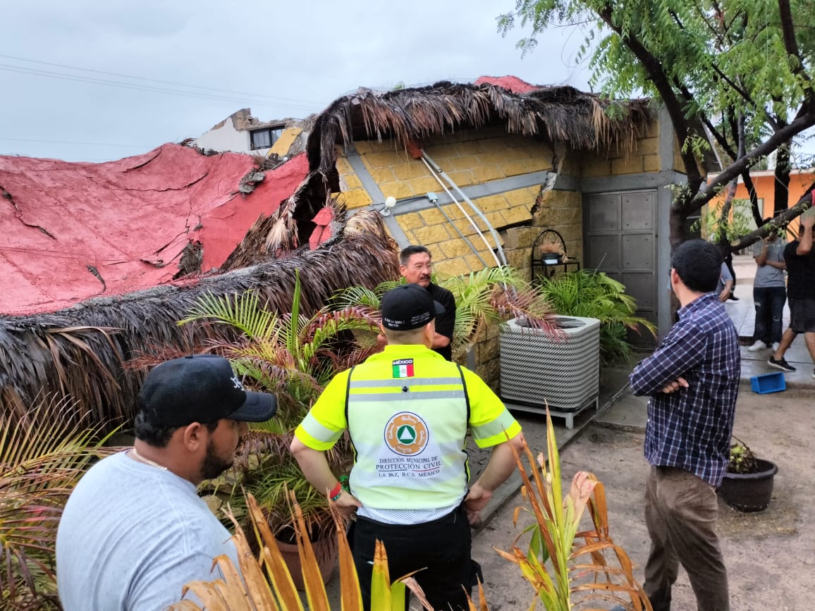 Atiende Protección Civil colapso de techumbre del templo Cristiano Viña