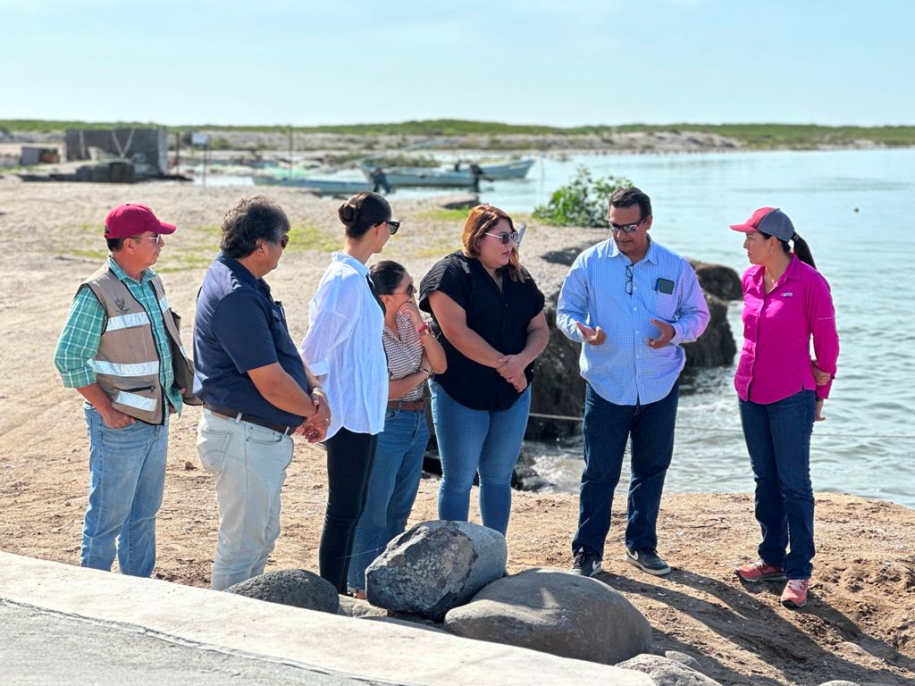 Supervisa Alcaldesa avance de obra del muelle flotante en Puerto Chale