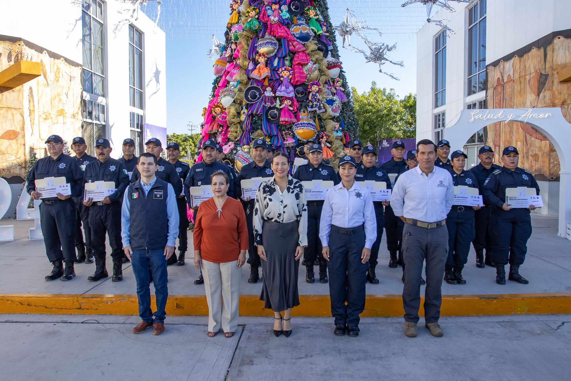 Entregaron reconocimientos a 248 Policías Municipales de La Paz por su destacada trayectoria al servicio de la ciudadanía