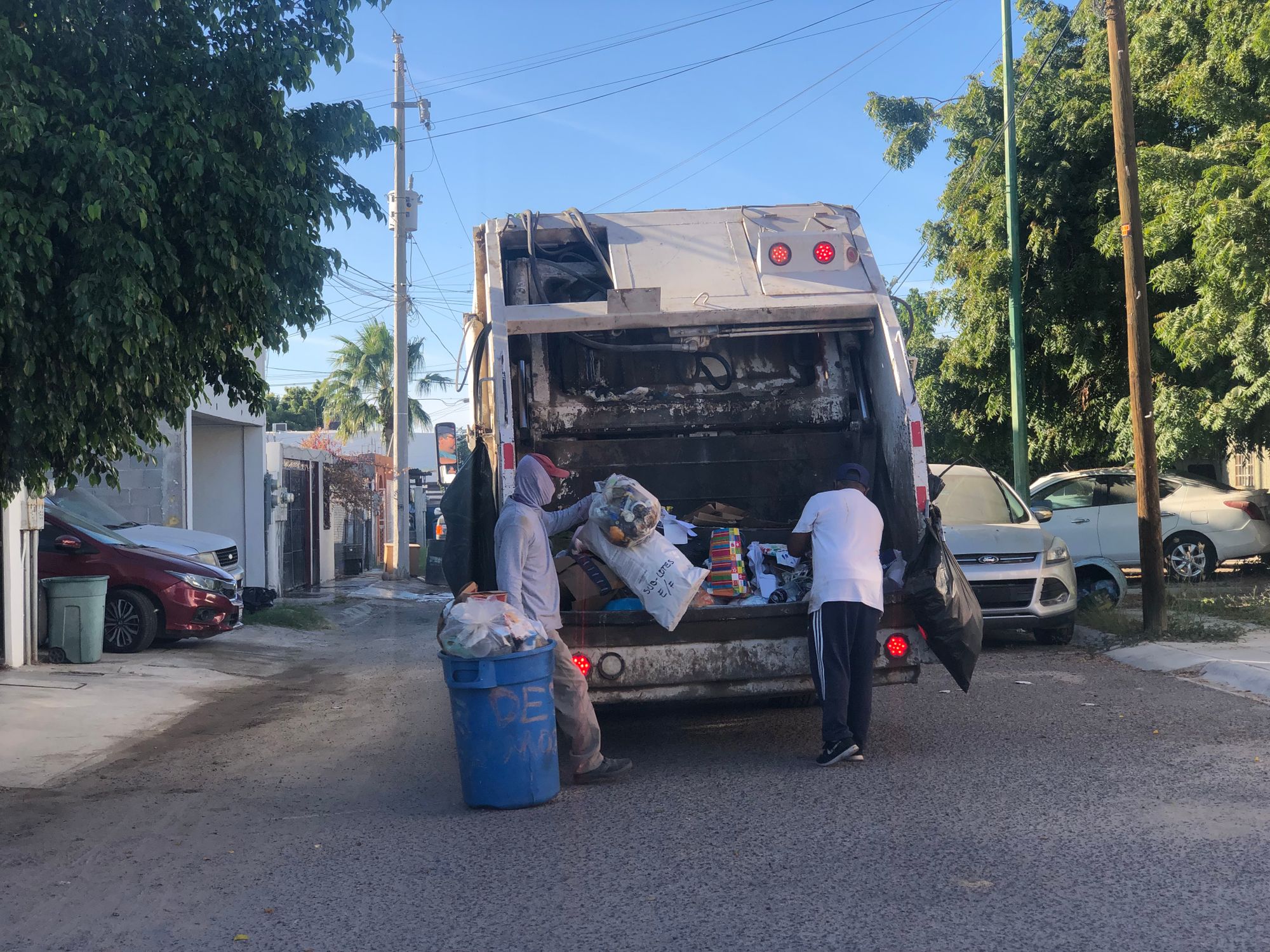 Restablece Ayuntamiento servicio de recolección de basura en colonias pendientes