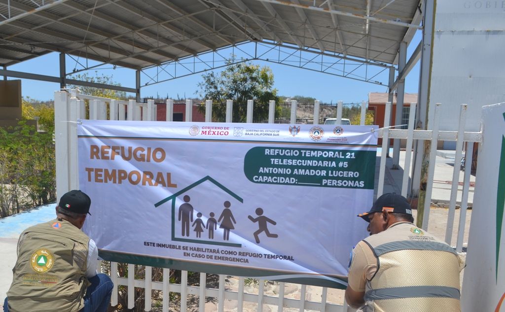 Instala Protección Civil Municipal lonas en los refugios temporales