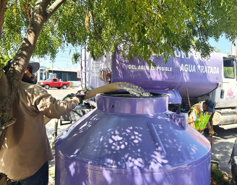 Se han instalado 12 tinacos de la línea púrpura para evitar el consumo de agua potable en el riego de plantas