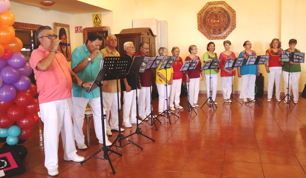 Celebra DIF Municipal La Paz el “Día de los Abuelos” con desayuno