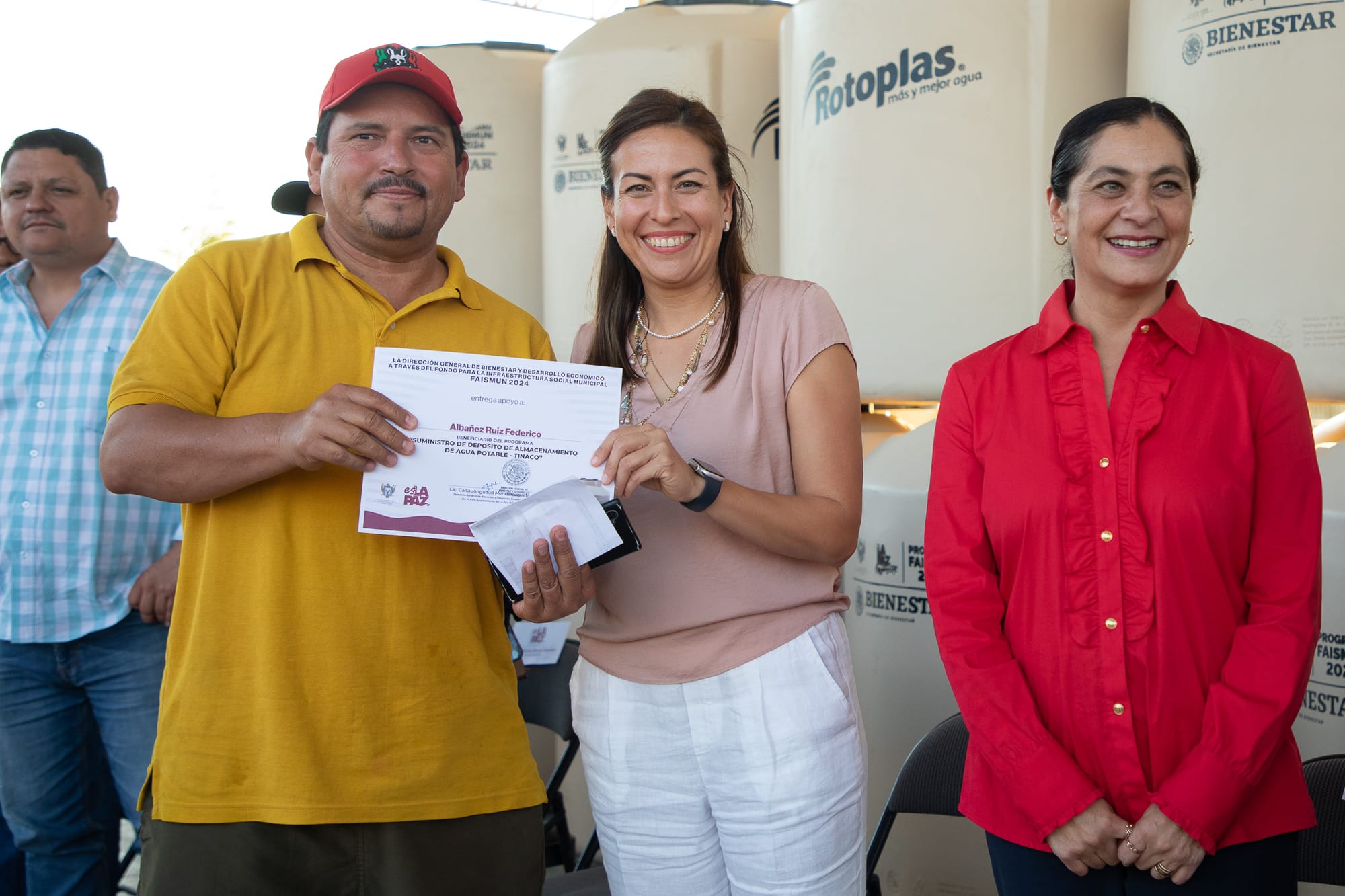 Milena Quiroga impulsa el bienestar social en la colonia Calafia