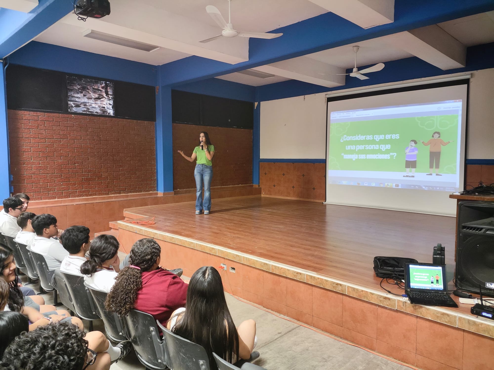 Estudiantes del CBTIS 230 reciben pláticas sobre prevención a la violencia