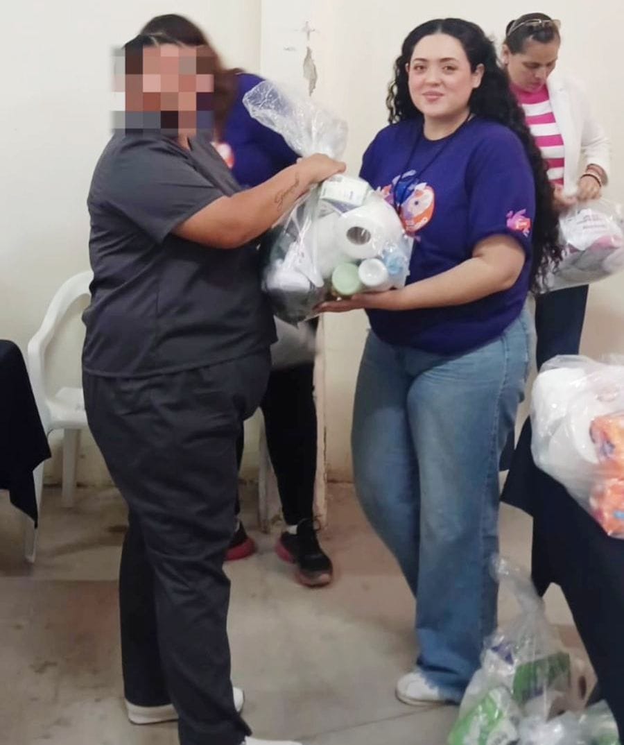 IMM La Paz entrega insumos donados a 32 mujeres en situación de reclusión