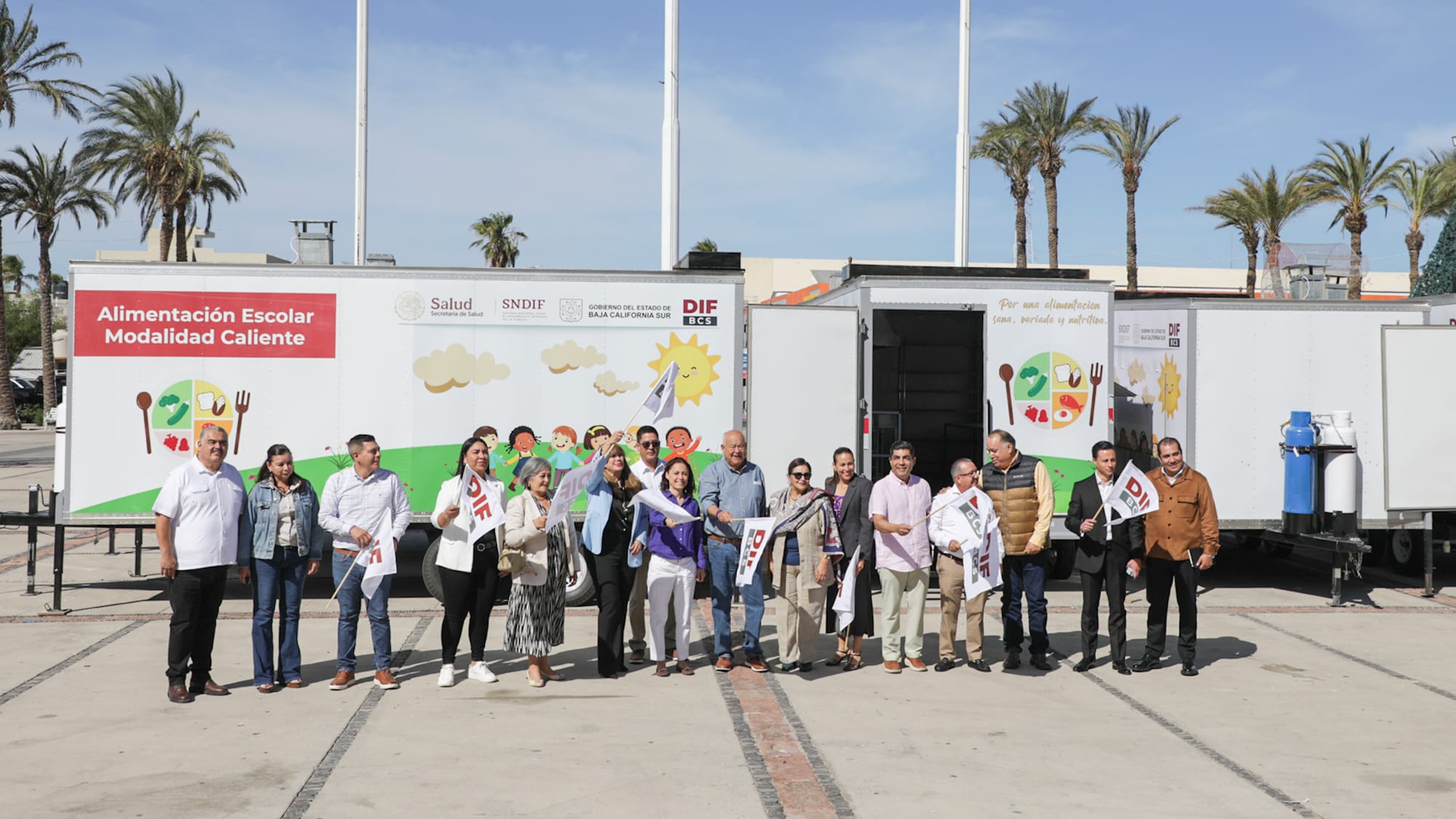 Milena Quiroga recibe tres cocinas móviles para mejorar la alimentación escolar en La Paz