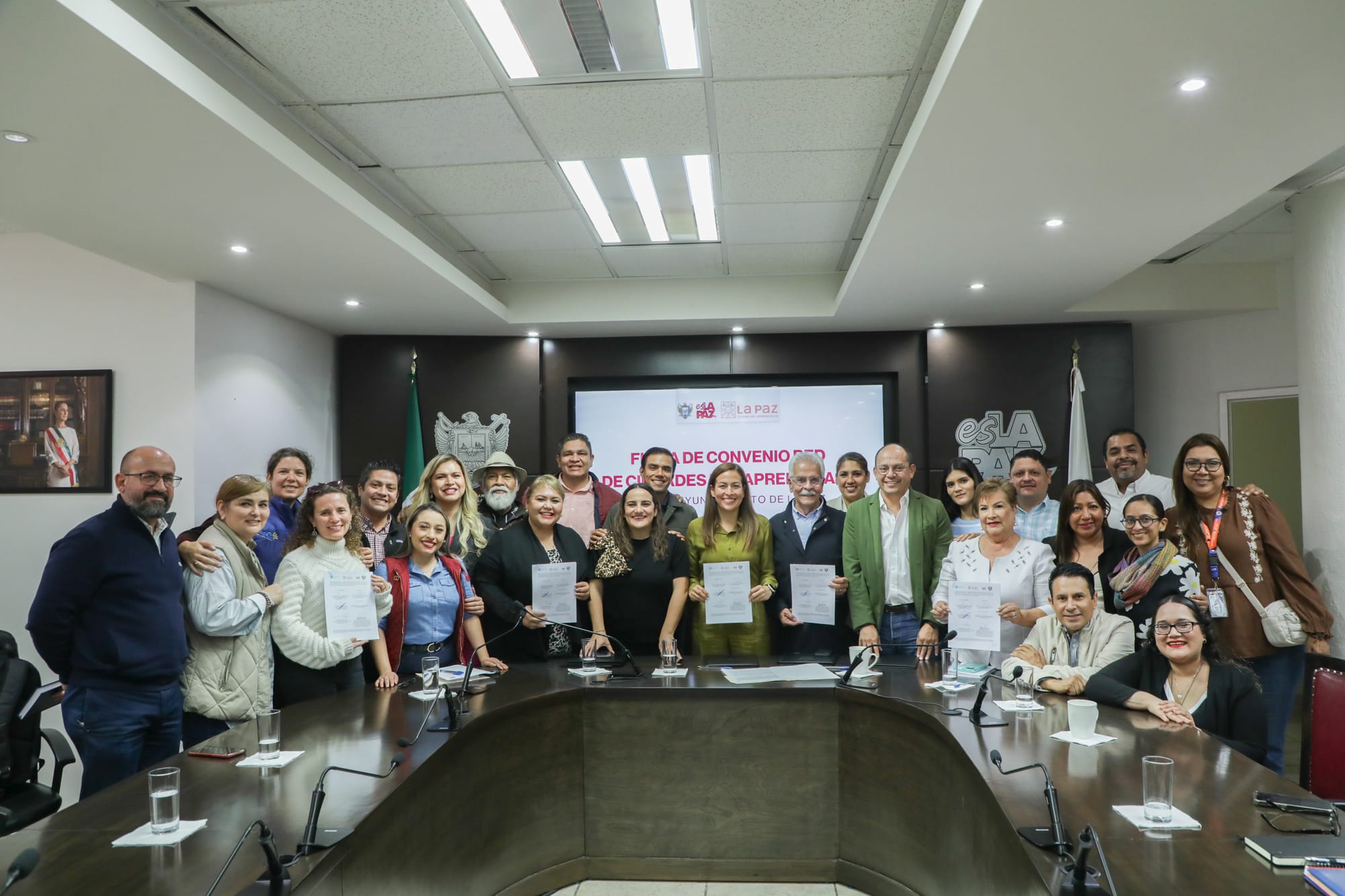 Milena Quiroga firma convenio para que La Paz sea sede del 3er. Foro Latinoamericano de Ciudades del Aprendizaje