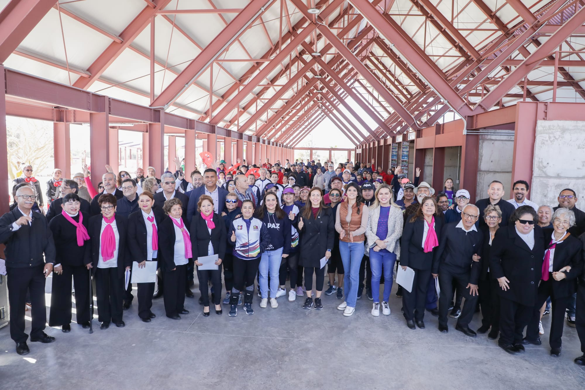 Milena Quiroga inaugura la 1ra. Convivencia Deportiva del Adulto Mayor en La Paz