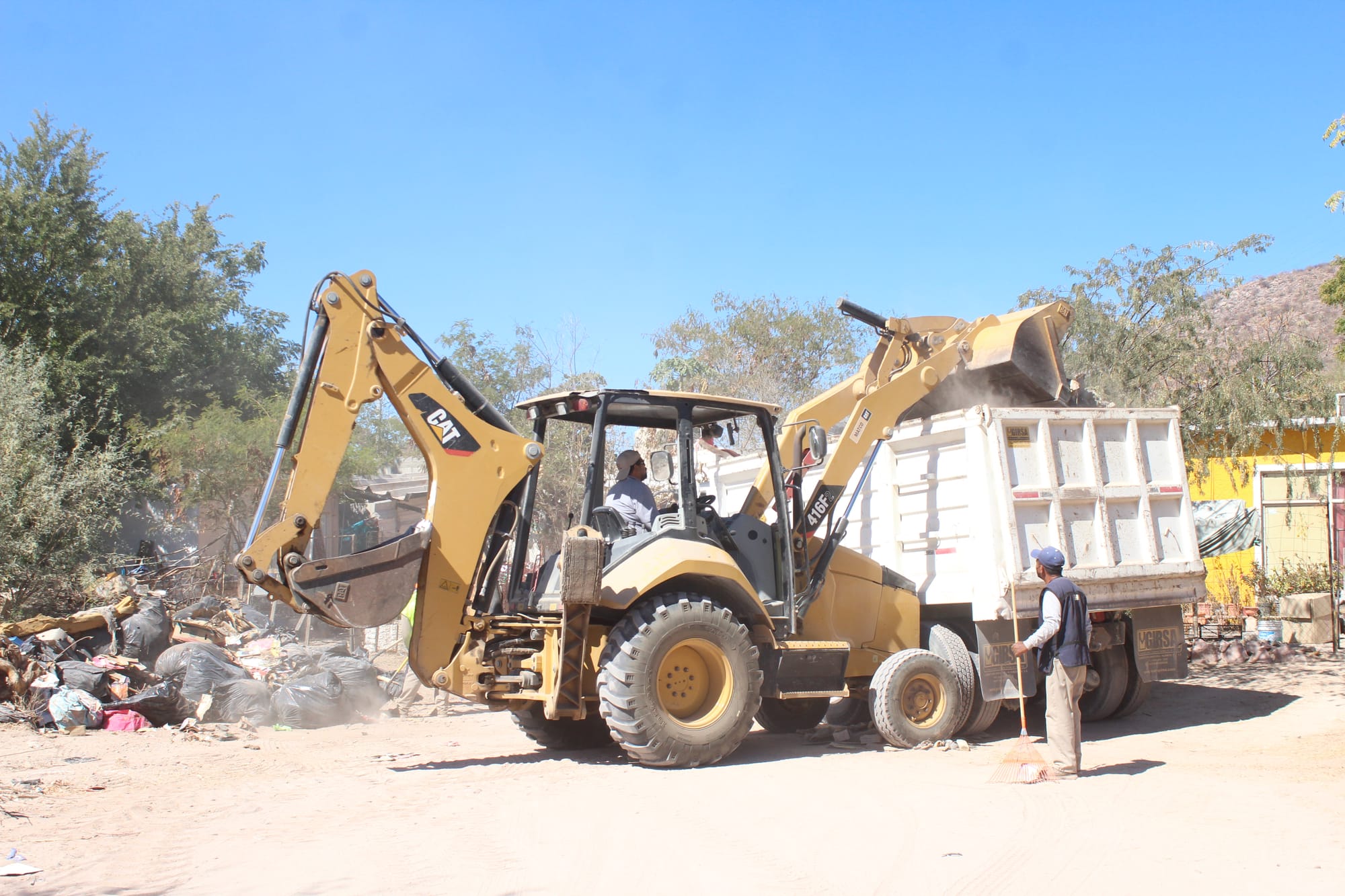 Recolectan más de 20 toneladas de residuos en la colonia Villas de Guadalupe