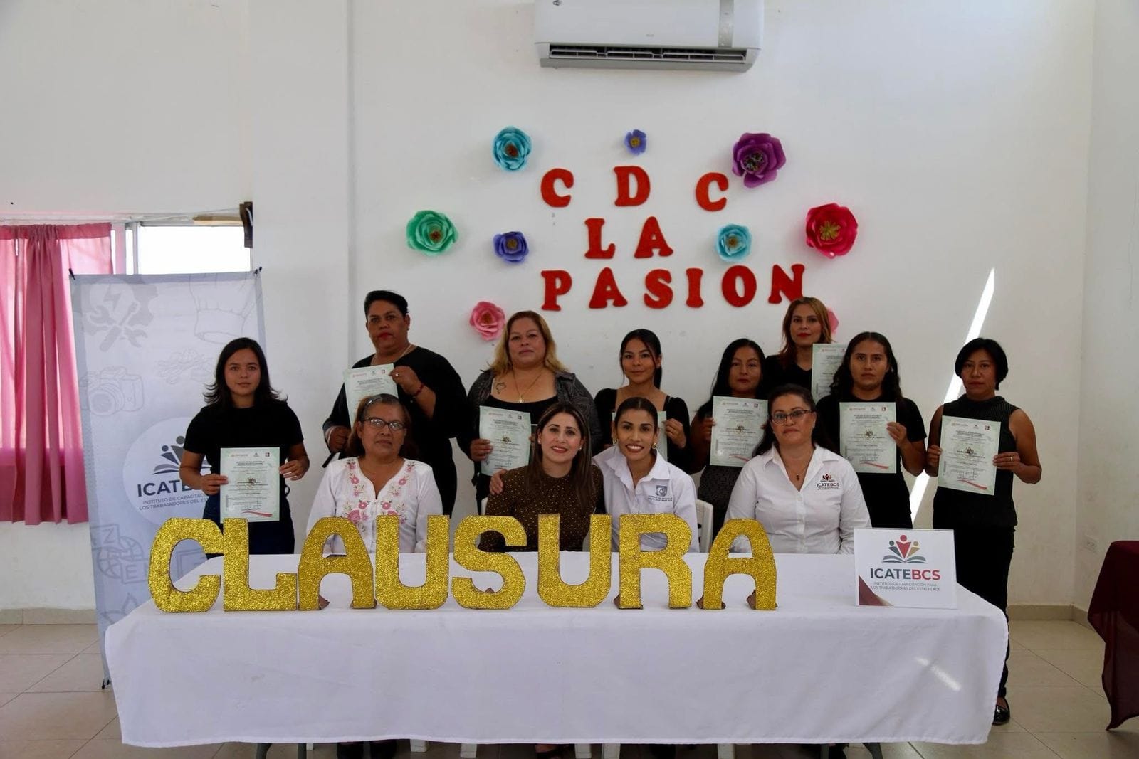 Concluyen más 30 personas cursos de capacitación en el DIF Municipal