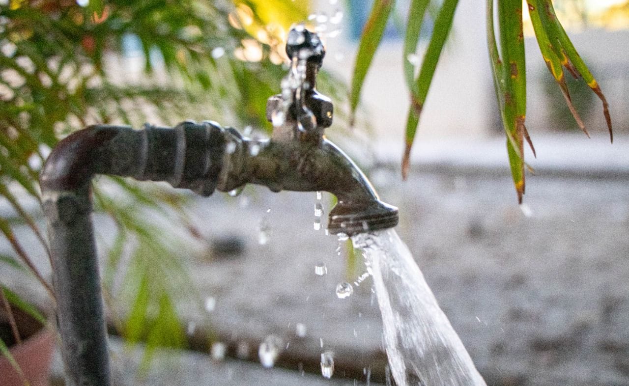 Abastece OOMSAPAS agua potable a 97 colonias de La Paz