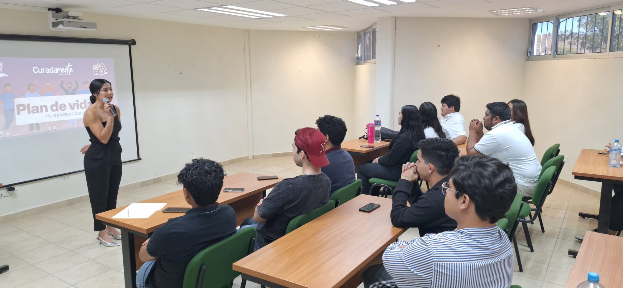 Imparte Juventud Municipal charlas a estudiantes de la Escuela Normal Superior