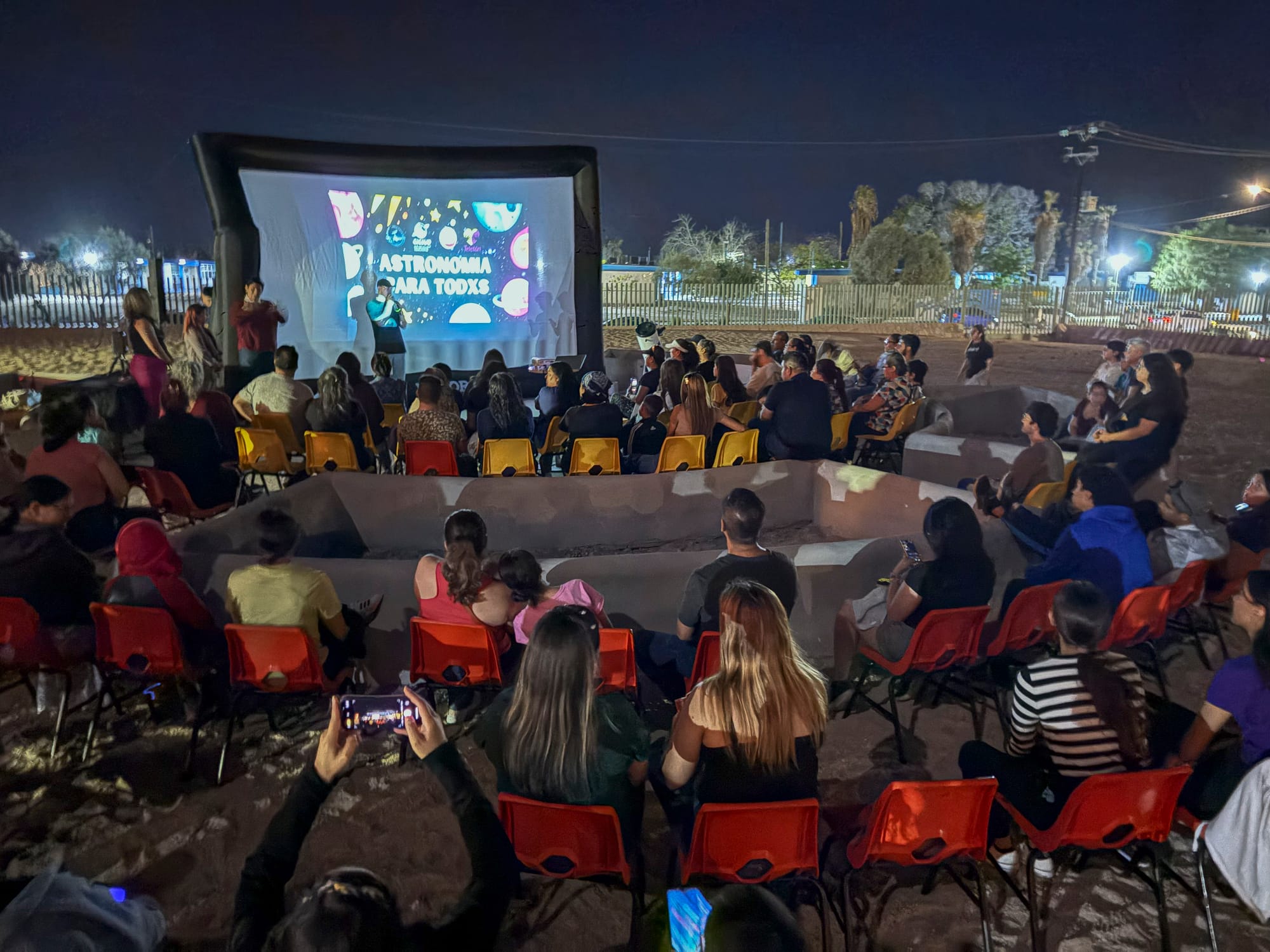 Realizan noche de avistamiento de estrellas para personas con discapacidad