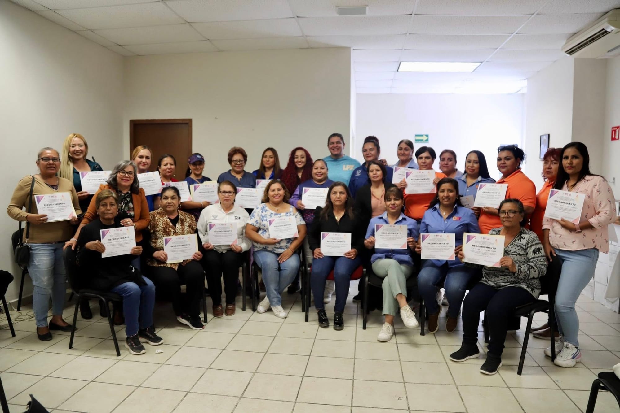 Capacita DIF Municipal a encargadas de CDC en temas de liderazgo