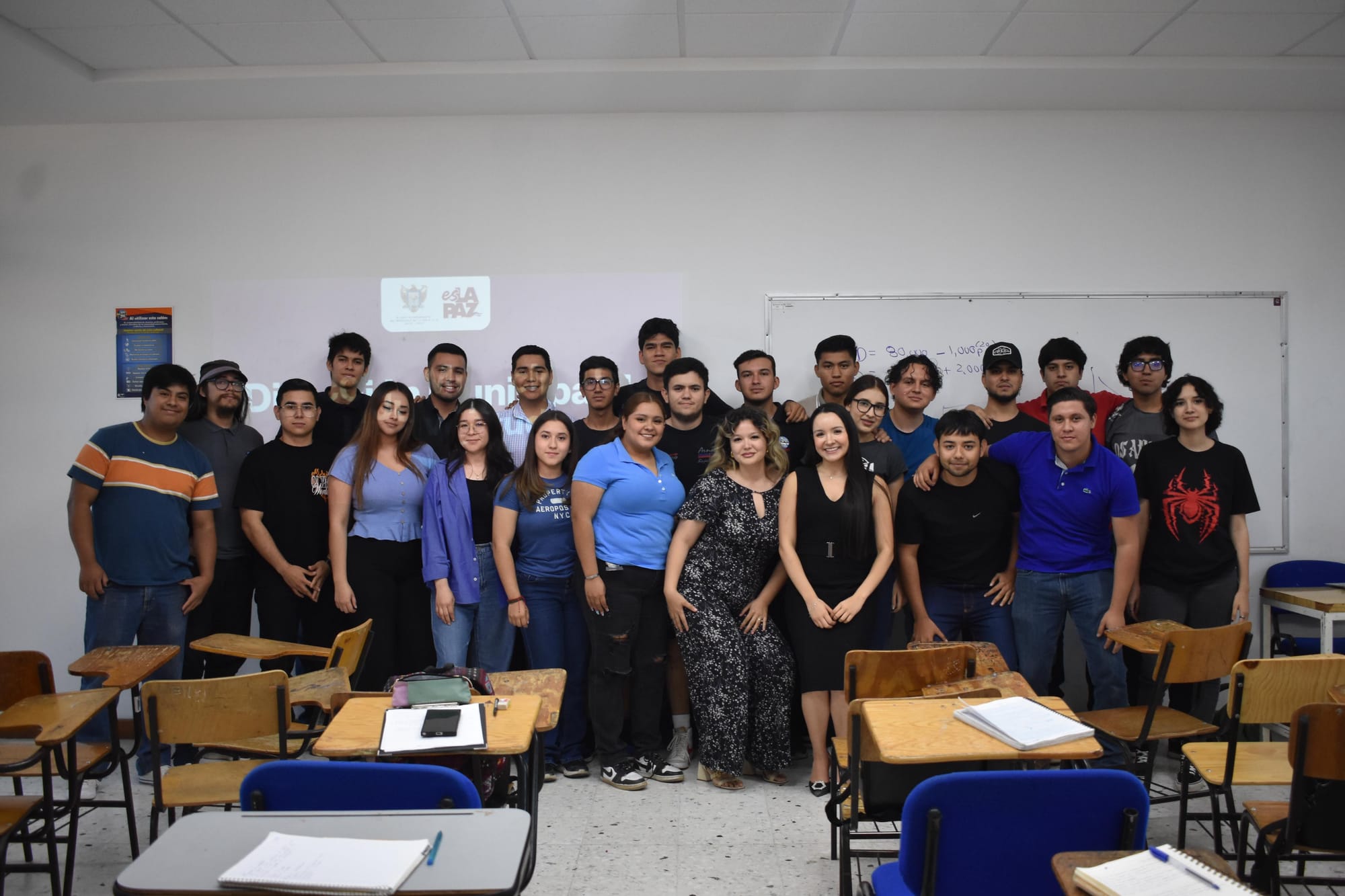 Dirección Municipal de la Juventud imparte charla sobre el sistema fiscal mexicano