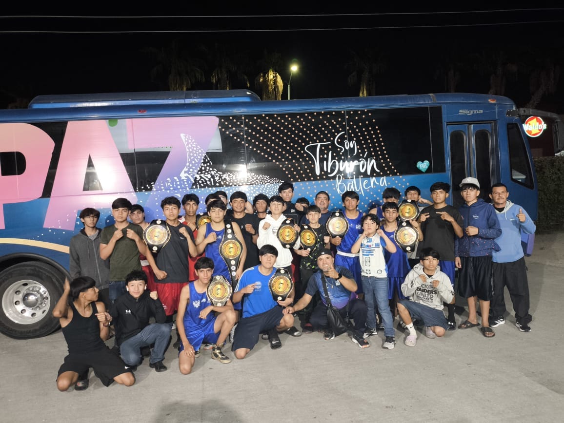 Se coronan 15 boxeadores paceños como campeones en el Torneo Golpe a la Delincuencia