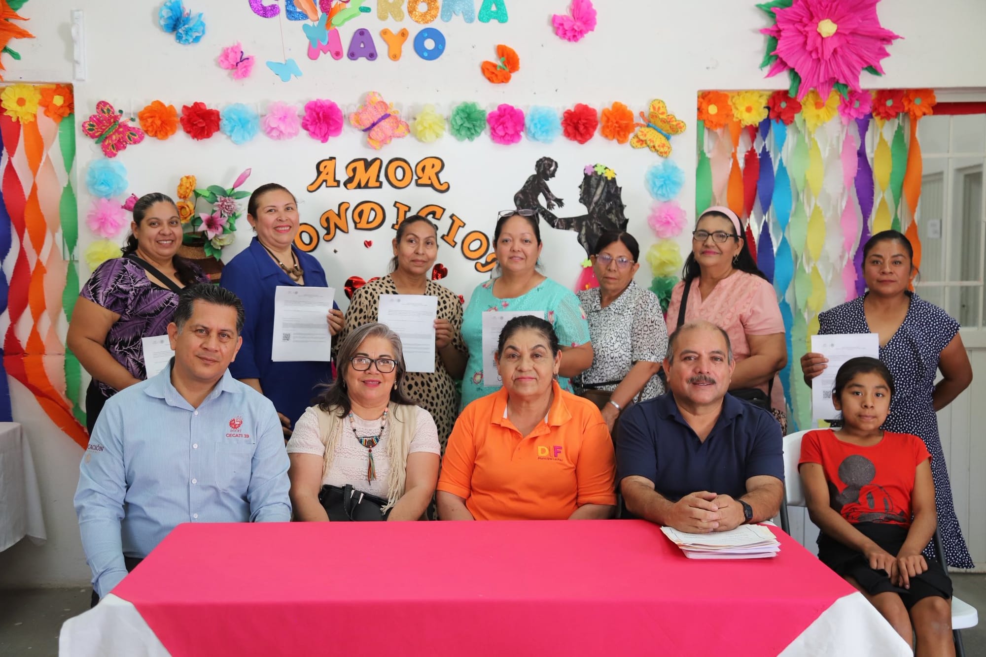 Concluyen mujeres de la colonia Roma curso de confección impartido por el DIF La Paz