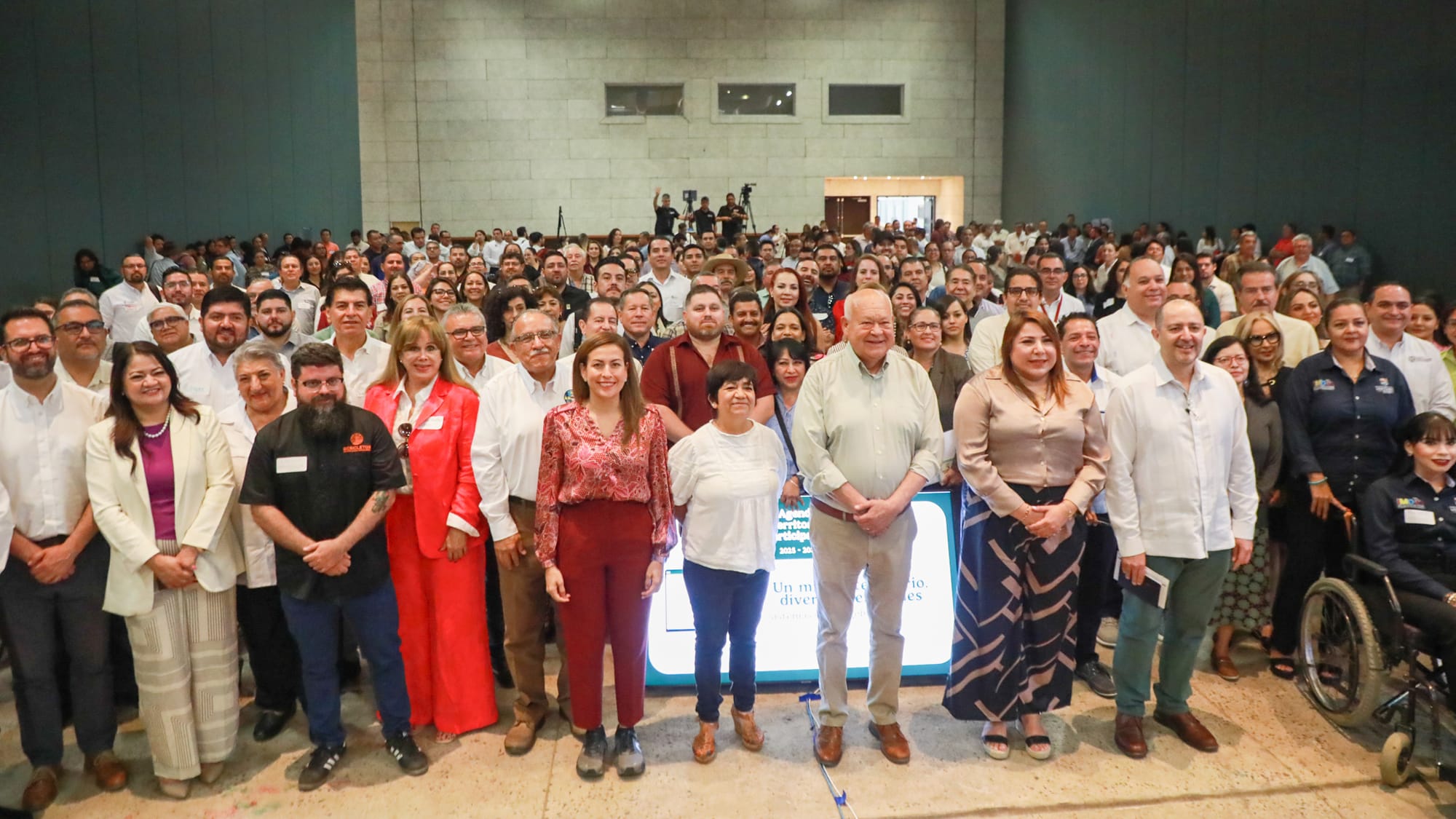 Promueve Milena Quiroga desarrollo ordenado y con bienestar para La Paz